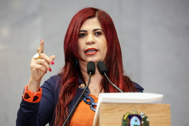 Gleide Ângelo em defesa da vacinação das lactantes