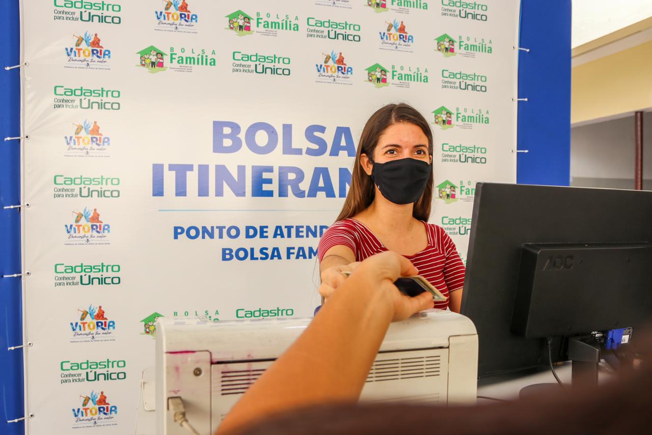 Em Vitória, pontos de vacinação recebem o projeto Bolsa Itinerante