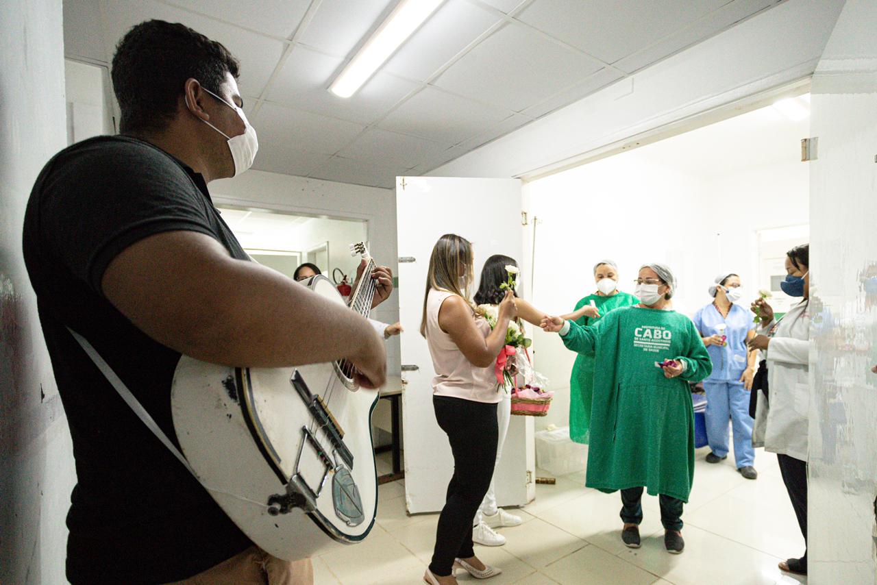 No Cabo, hospital homenageia mães internadas