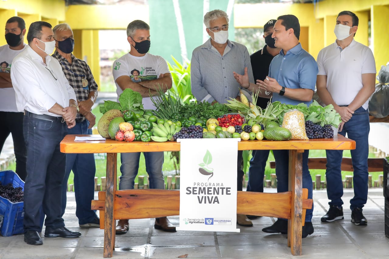 André Ferreira participa de ato com agricultores em Macaparana