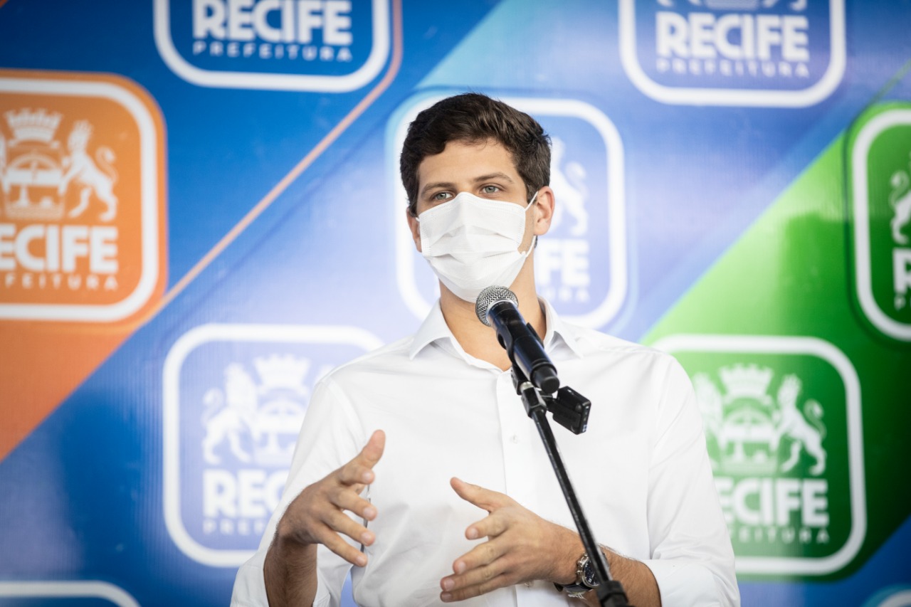 Recife anuncia início de vacinação de gestantes e puérperas de outros municípios