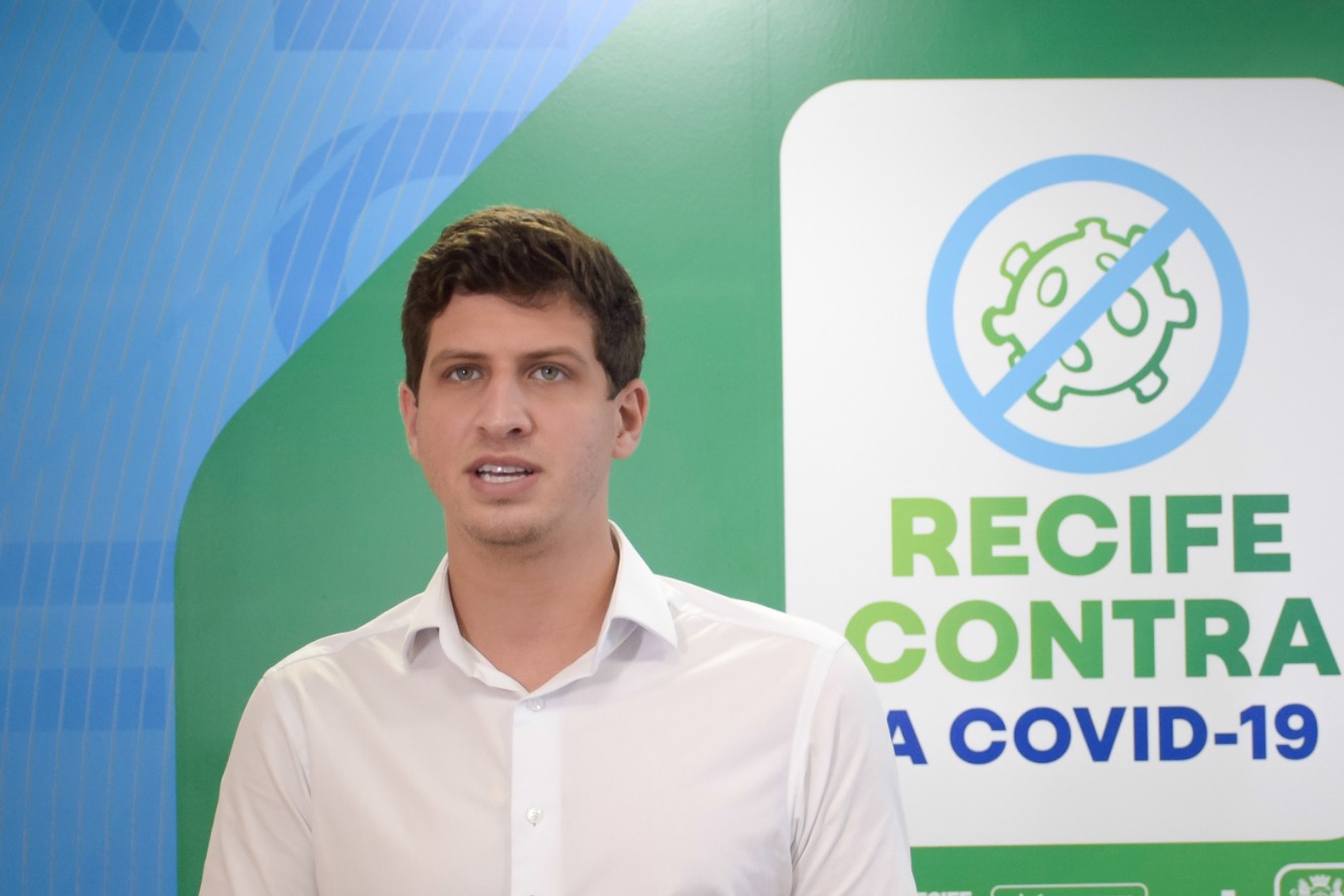 João Campos oferece vacinas Pfizer para grávidas e puérperas de outros municípios