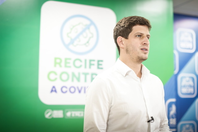 João Campos anuncia vacinação para novos grupos
