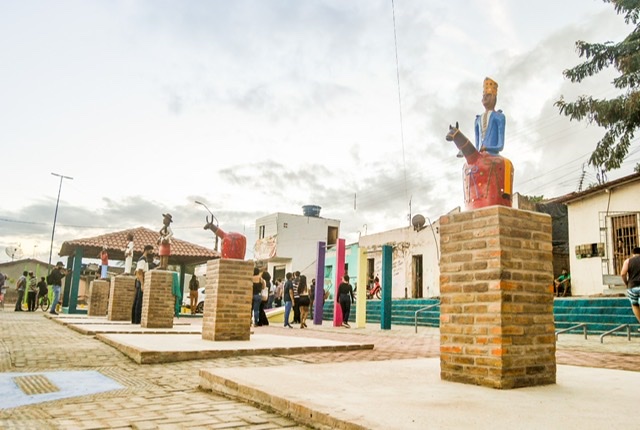 Revitalizada, Praça do Artesão é entregue no Alto do Moura