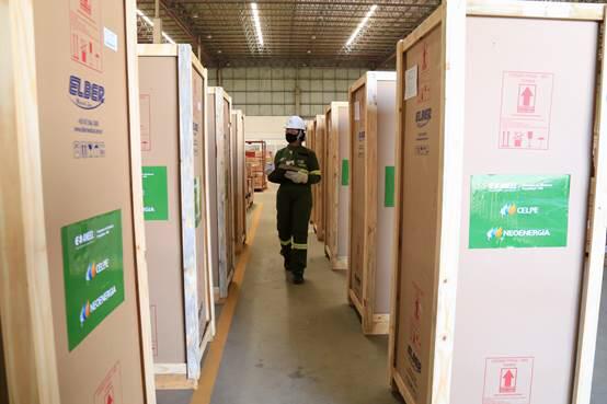 Celpe vai doar refrigeradores a todos os municípios pernambucanos para armazenar vacinas