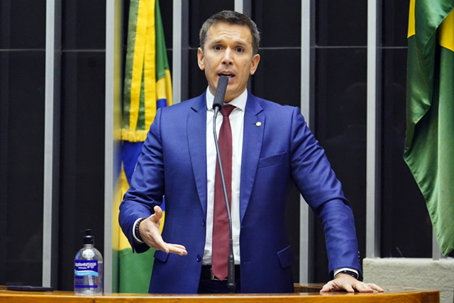 Articulação de Carreras garante agência da Caixa em Noronha