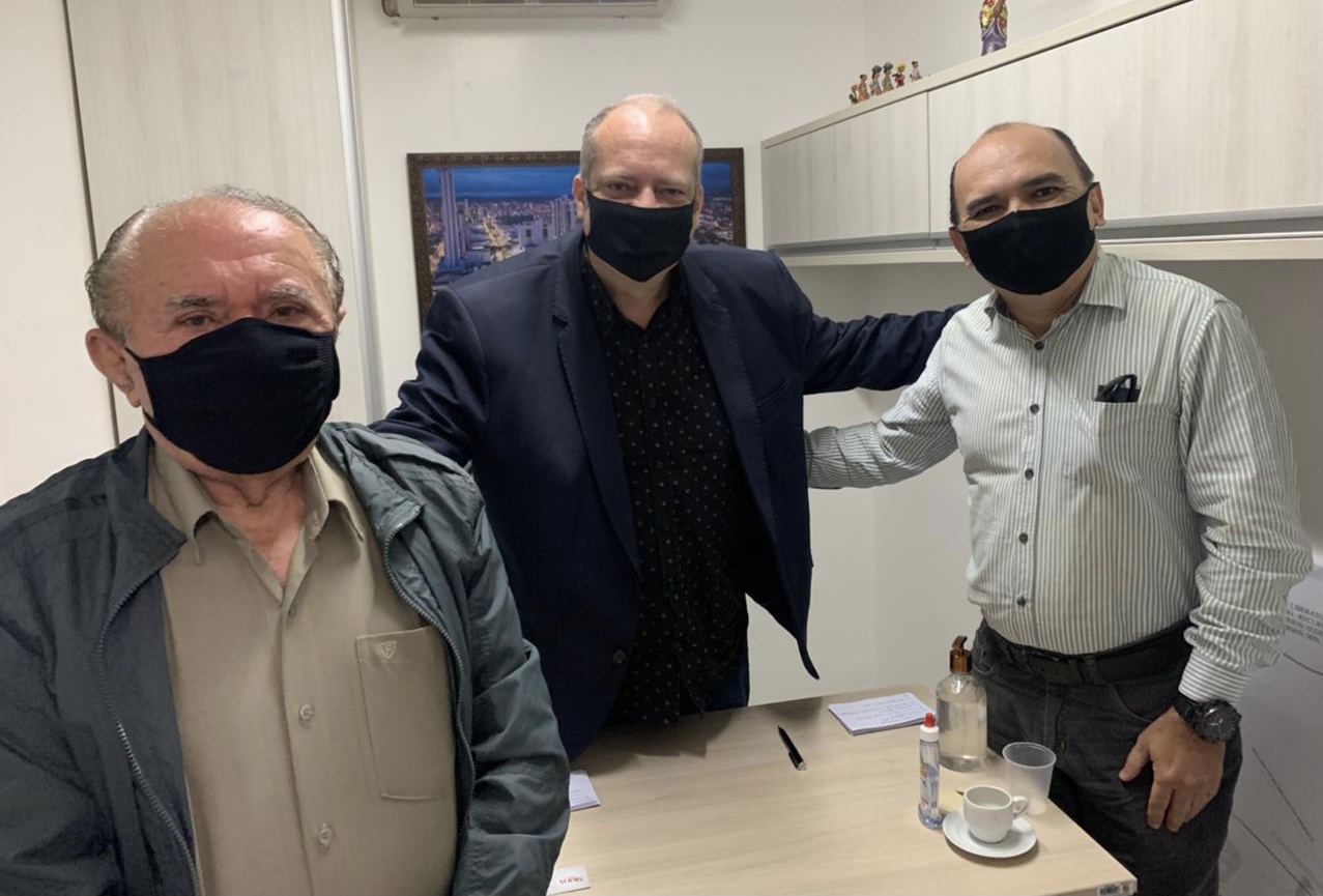 Jorge Quintino debate auxílio para artistas de Caruaru