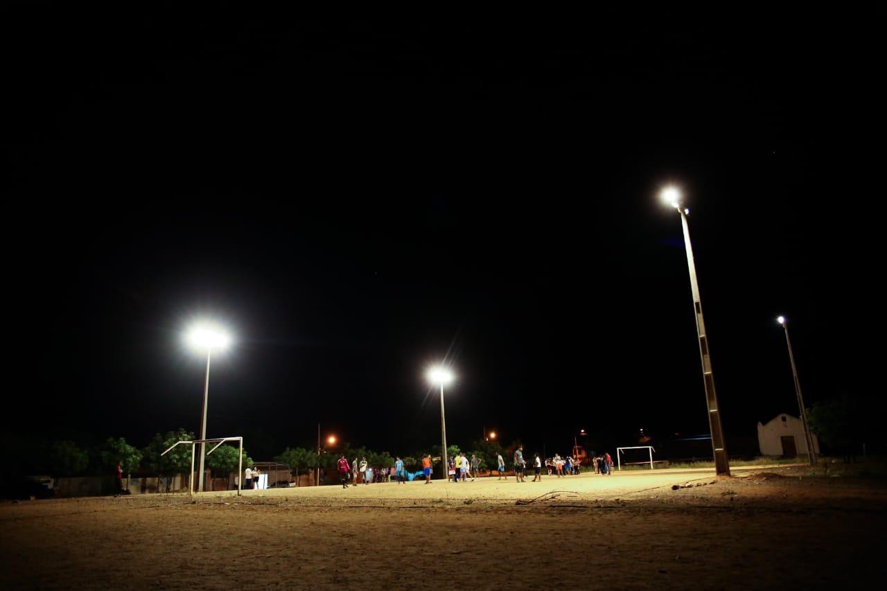 Vice-prefeito de Petrolina entra literalmente em campo