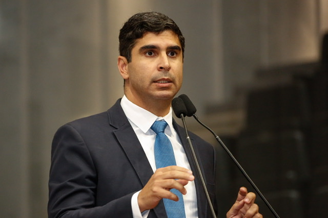 Cenário Político: Lessa fortalece bases políticas fora de Caruaru