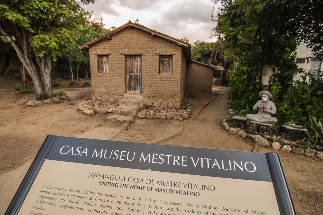 Após revitalização, Casa-Museu Mestre Vitalino é entregue