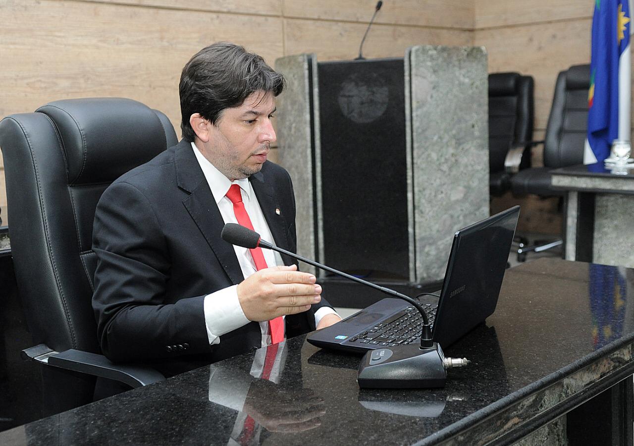 Fagner propõe aumento no valor do benefício do cartão alimentação