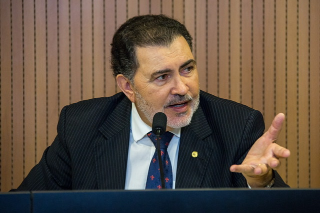 Tony Gel pede reforma urgente do Hospital Jesus Nazareno