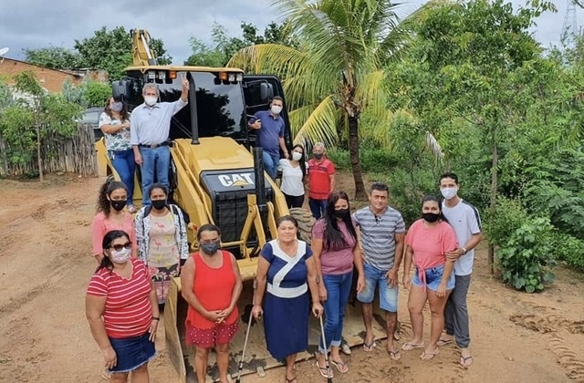 Gonzaga Patriota cumpre extensa agenda em municípios do Sertão