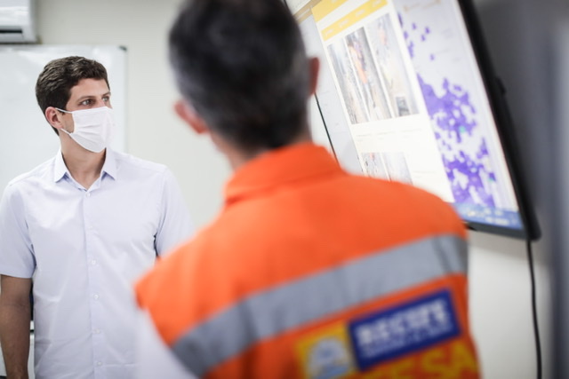 João recomenda que recifenses evitem circular pela cidade