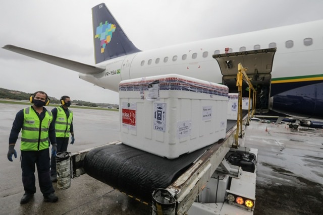 Mais 42,4 mil vacinas da CoronaVac chegam a Pernambuco