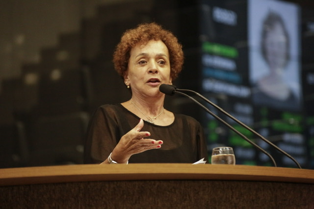 Laura retoma atividades no legislativo e defende saúde pública