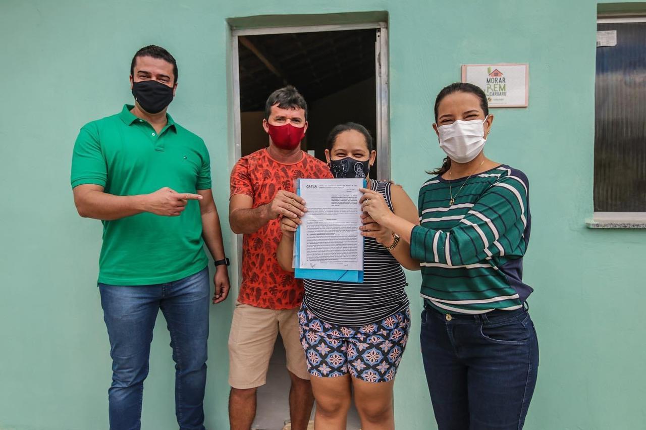 Raquel Lyra entrega novas casas na zona rural de Caruaru