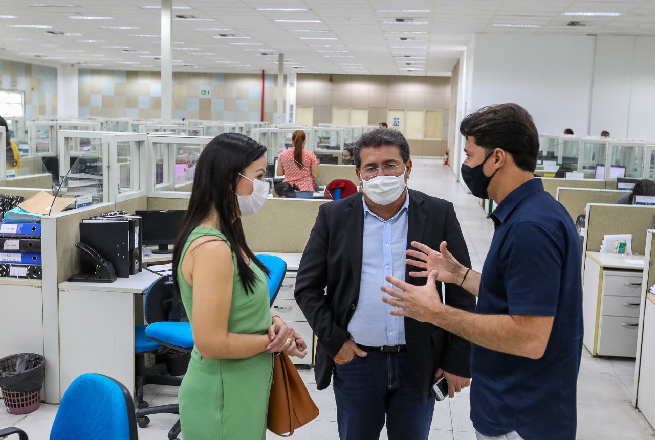 Anderson Ferreira recebe Luciano Duque e a prefeita de Serra Talhada