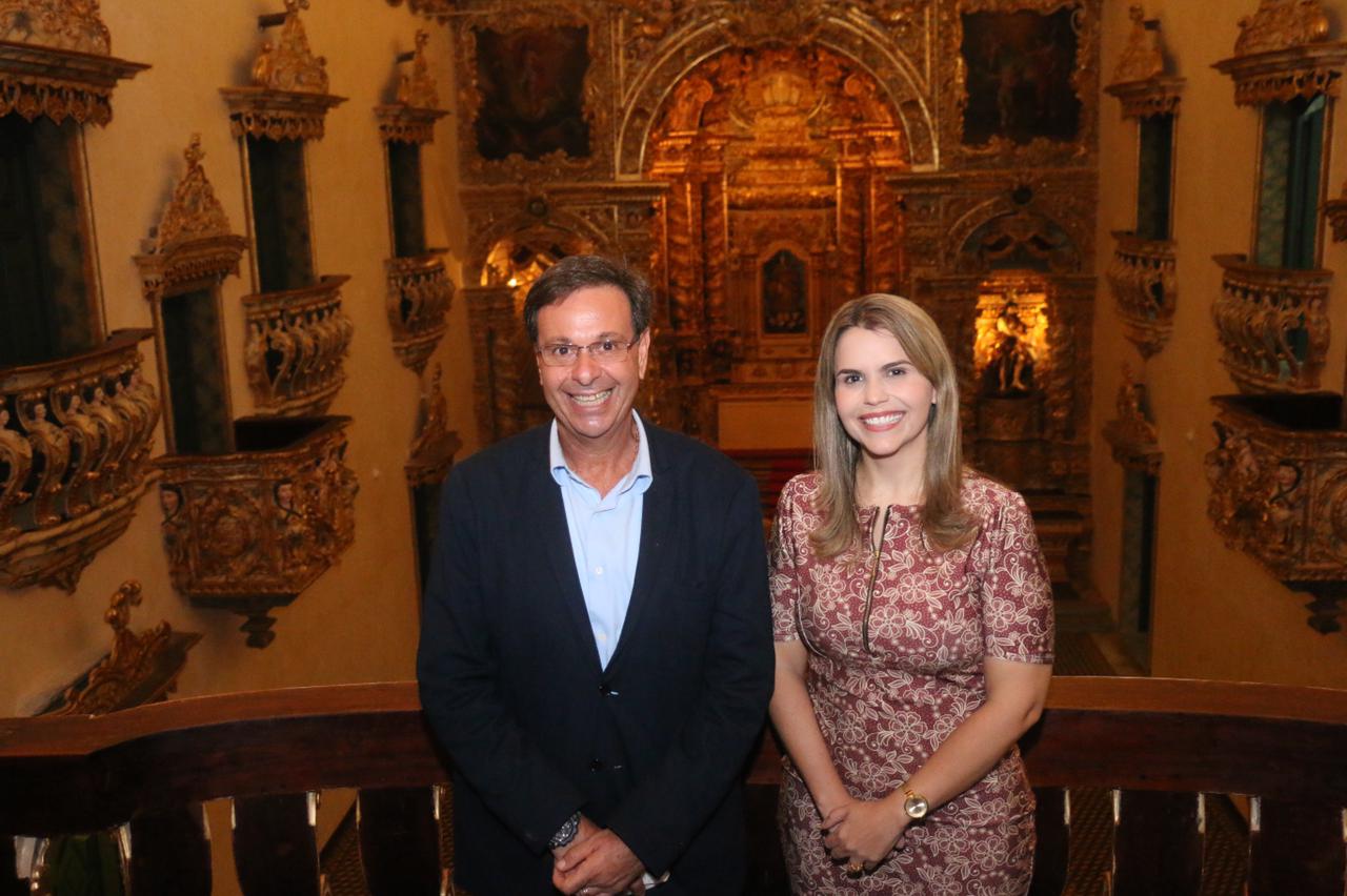 A convite de ministro, Clarissa visita restauração de igreja histórica