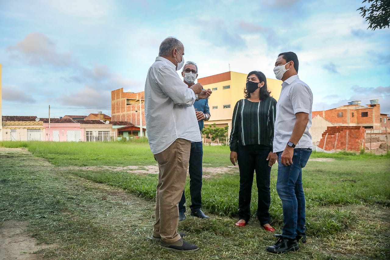 André Ferreira cumpre extensa agenda em Gravatá