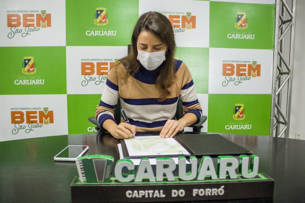 Raquel sanciona benefício emergencial para artistas de Caruaru