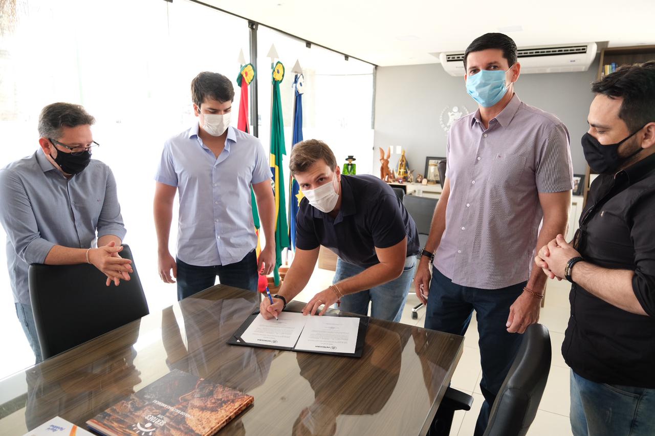 Miguel anuncia ciclovia e duplicação de avenida em Petrolina