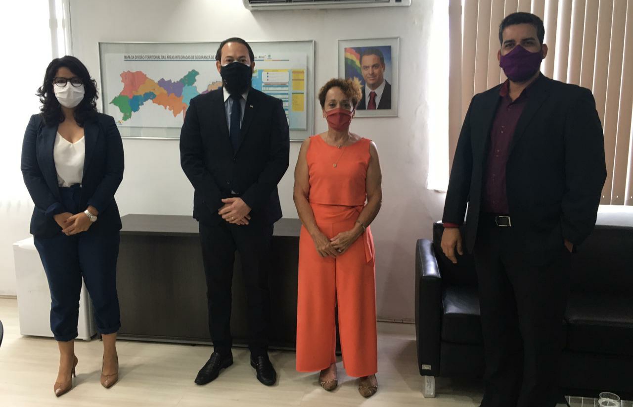 Laura leva demandas para o secretário de Defesa Social