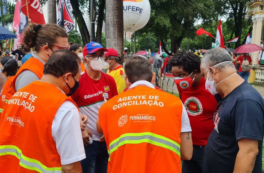 Agentes de Conciliação garantem protesto pacífico no Recife