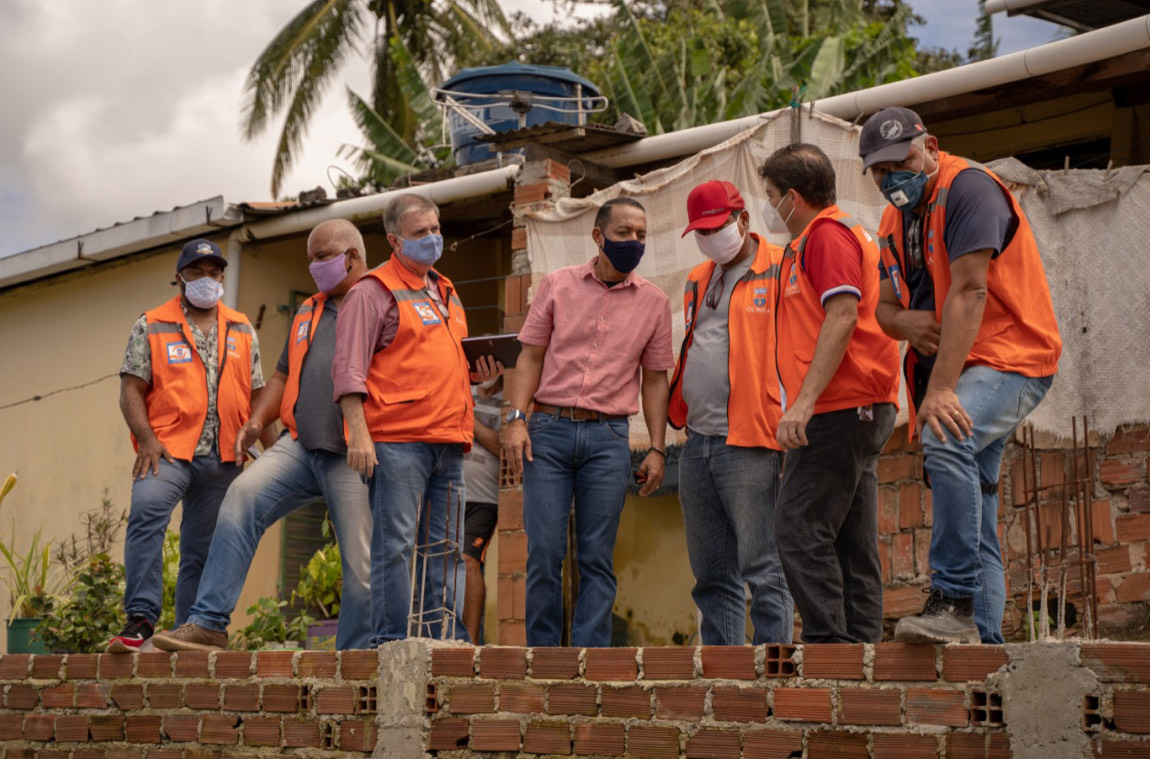 Lupércio percorre bairros de Olinda com Gabinete Itinerante
