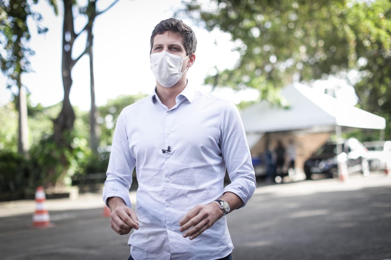 Recife começa a vacinar pessoas a partir dos 43 anos nesta quinta (10)