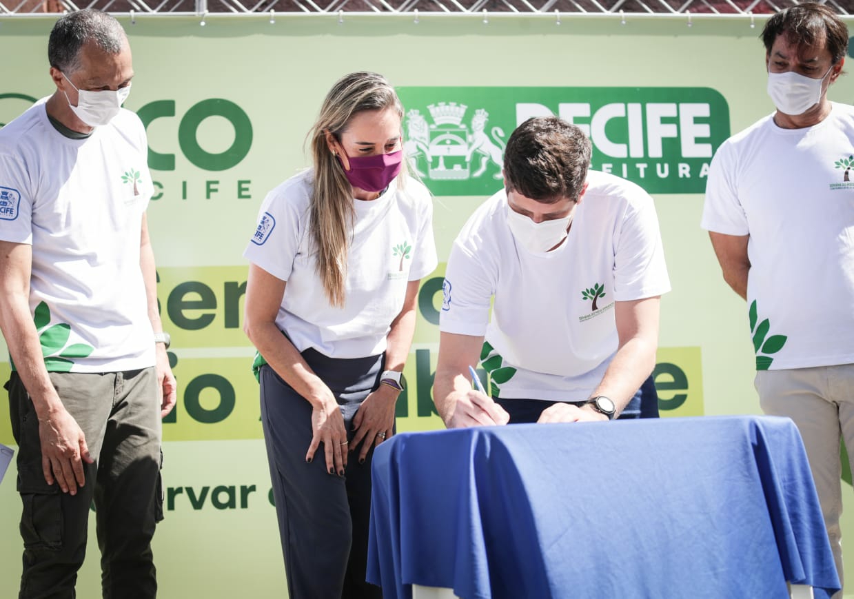 Recife lança programa para zerar consumo de plástico descartável