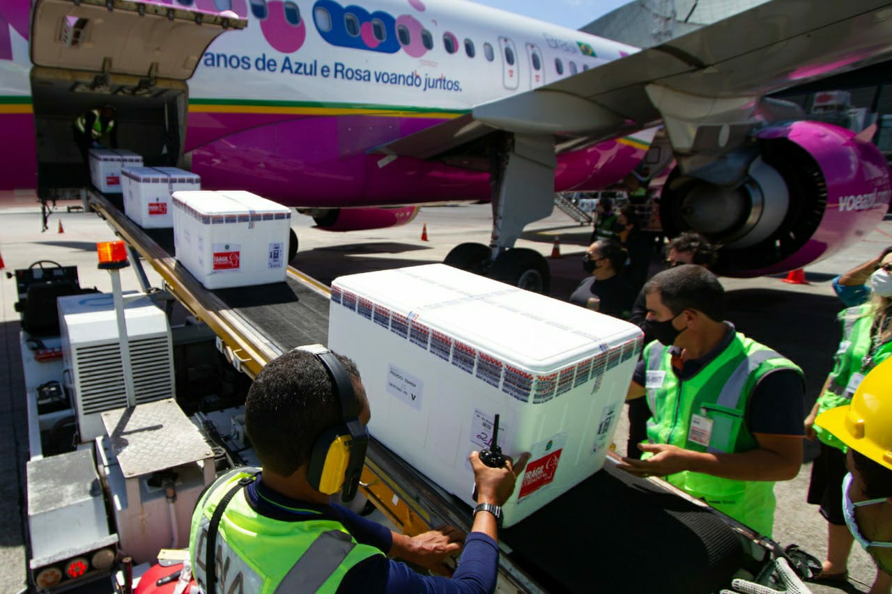 Pernambuco recebe novas doses da vacina AstraZeneca/Fiocruz