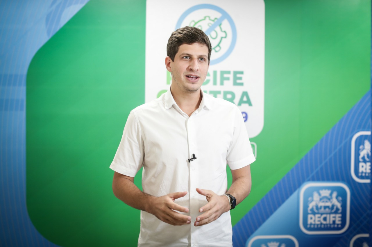 Recife anuncia vacinação para pessoas a partir de 50 anos