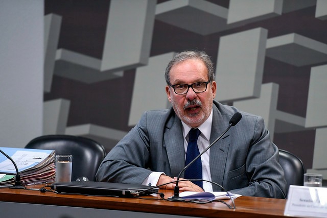 Armando Monteiro debate Reforma Tributária com especialistas