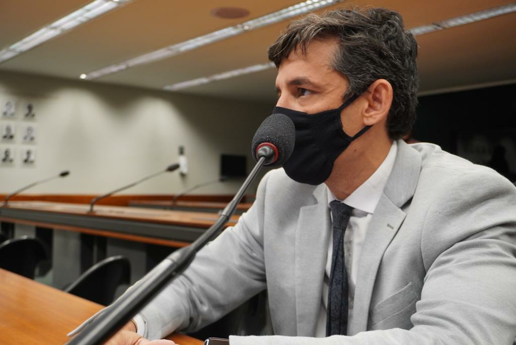 Comissão aprova relatório a favor da cannabis medicinal