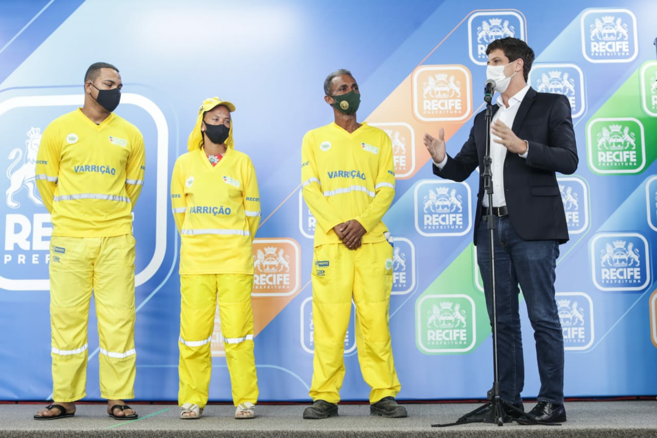 João Campos lança programa para inclusão de população em vulnerabilidade