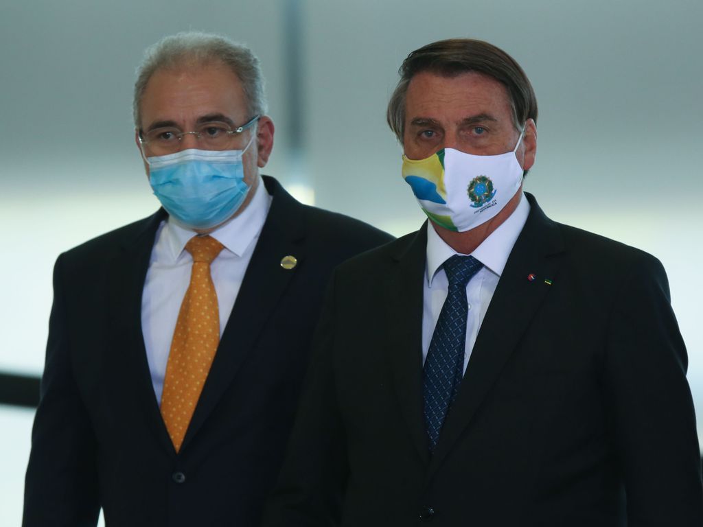 Bolsonaro diz ter aval do ministro da Saúde para realizar Copa América