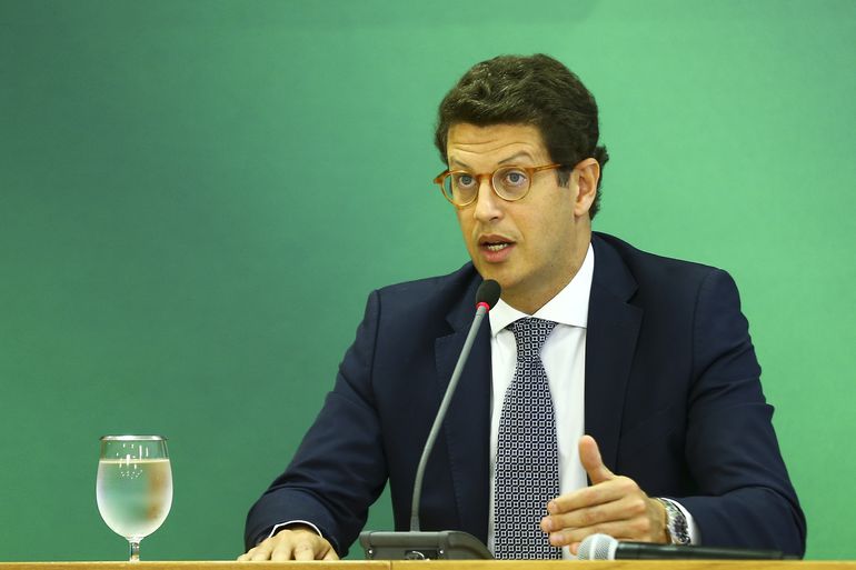 Salles deixa o Ministério do Meio Ambiente