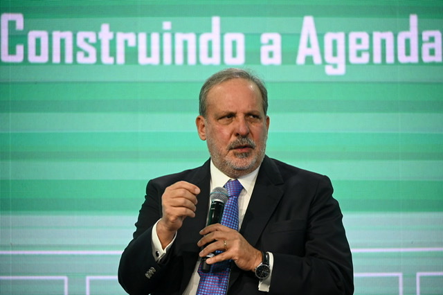 Armando reprova ampliação do fundo eleitoral: “é um escárnio”