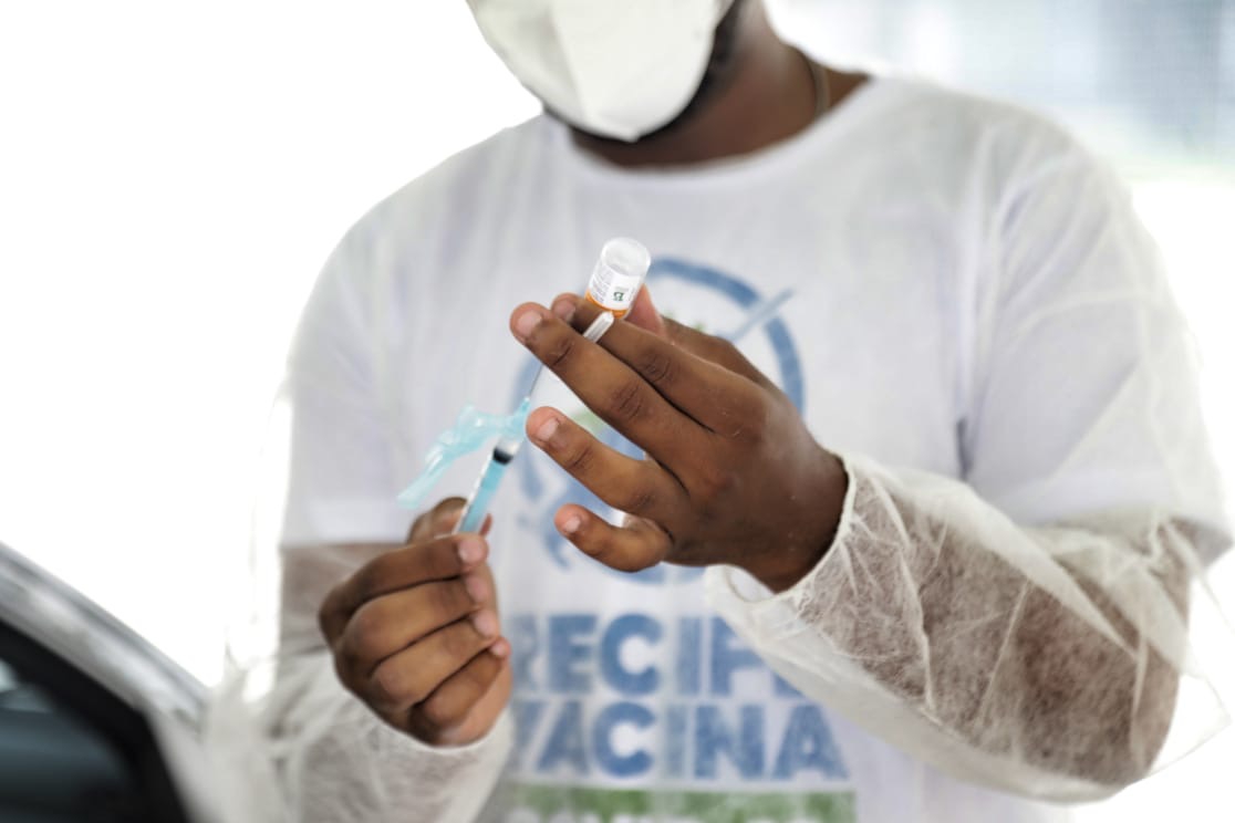 Recife libera vacinação de pessoas a partir de 37 anos