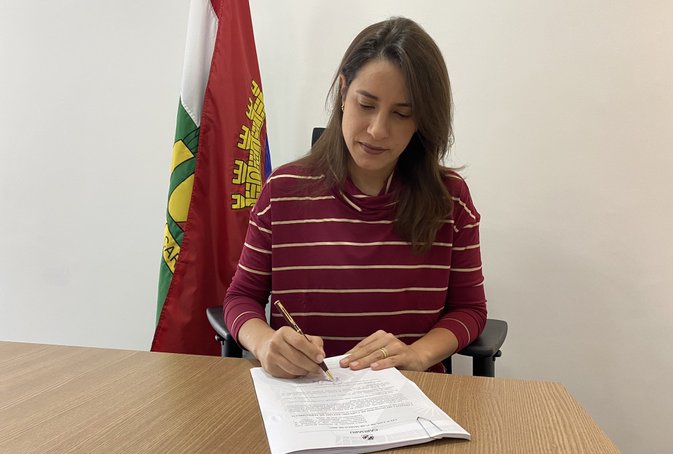 Estudantes da rede municipal de Caruaru receberão absorventes