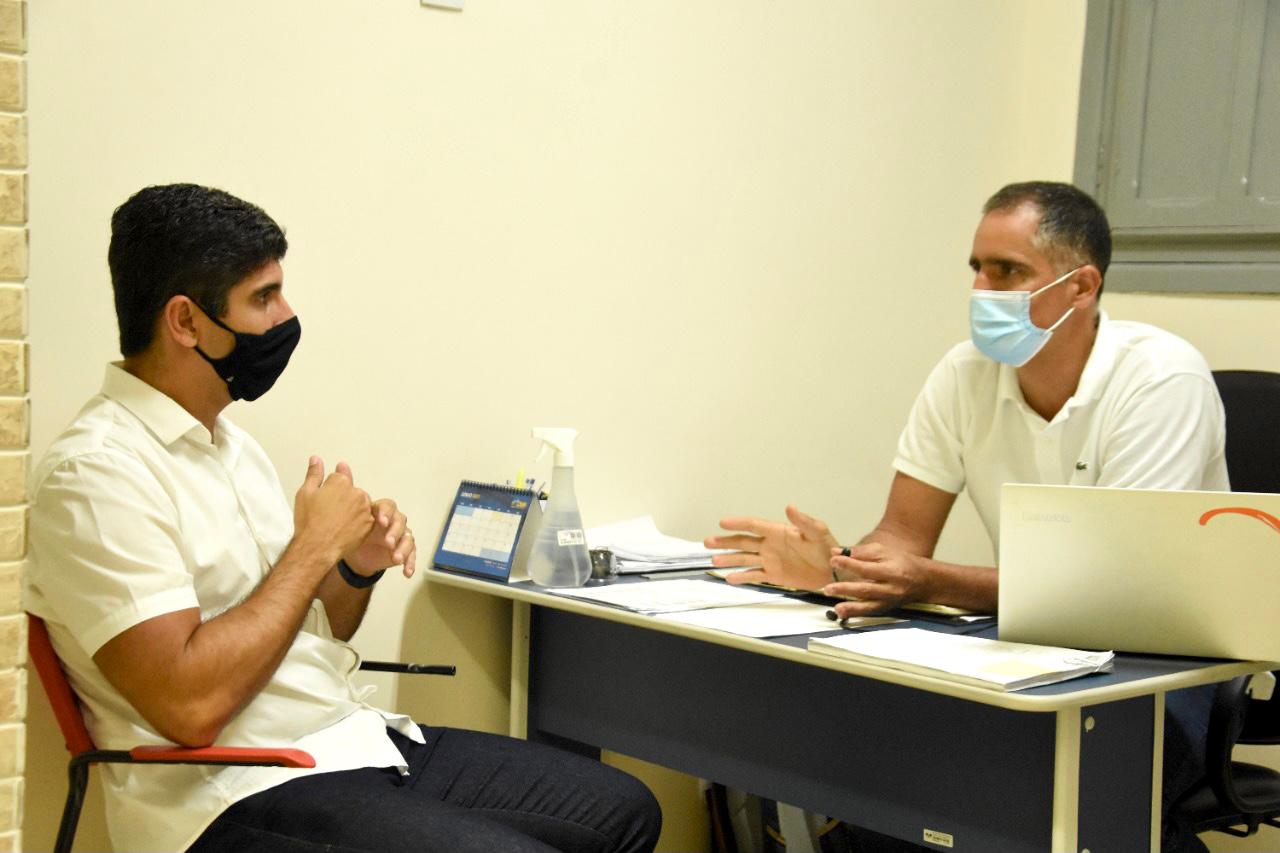 Lessa visita Riacho das Almas e se reúne com Dió Filho