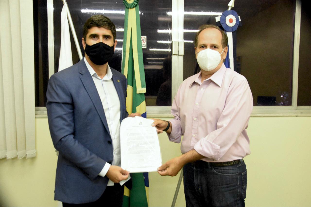 Lessa solicita à Funasa saneamento básico para cidades do Agreste