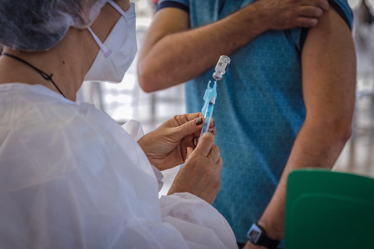 Vacinados devem ficar atentos para não perder o prazo da D2