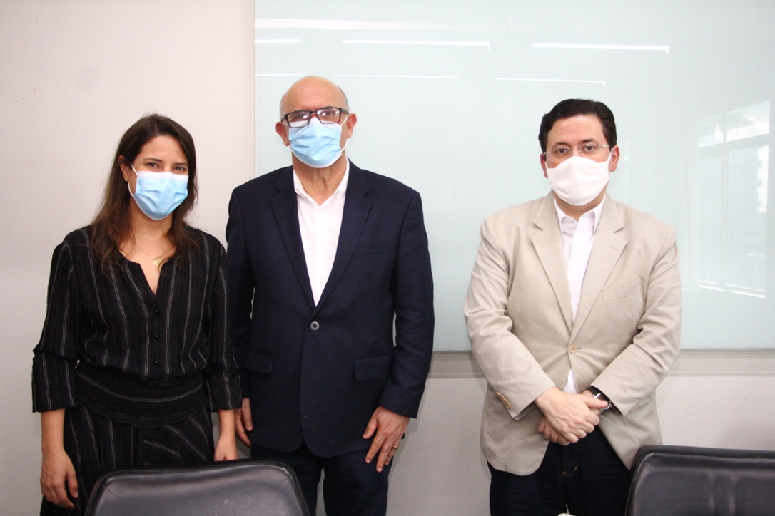 Antônio Campos e Milton Ribeiro recebem prefeitos pernambucanos