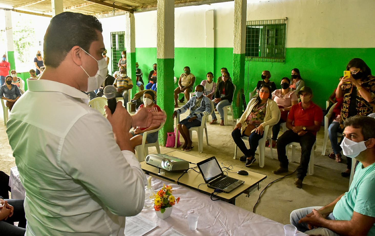 Vice-prefeito de Caruaru participa de atividade na zona rural