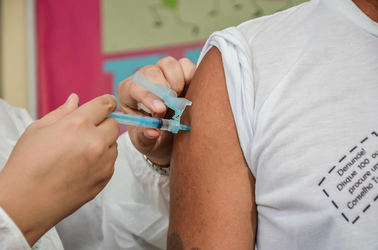 Camaragibe anuncia vacinação de pessoas a partir dos 38 anos