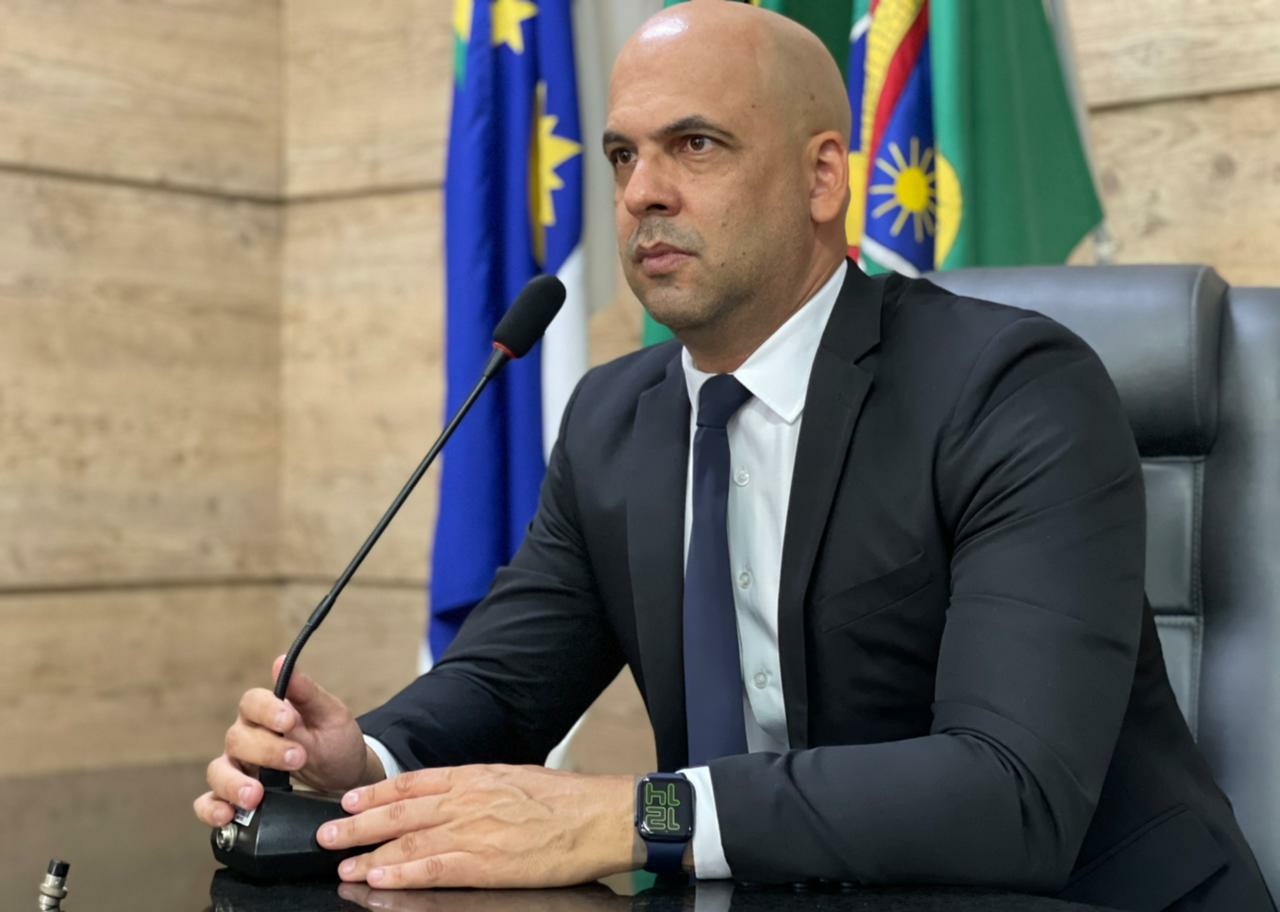 Anderson solicita audiência para discutir políticas de controle populacional dos animais de rua