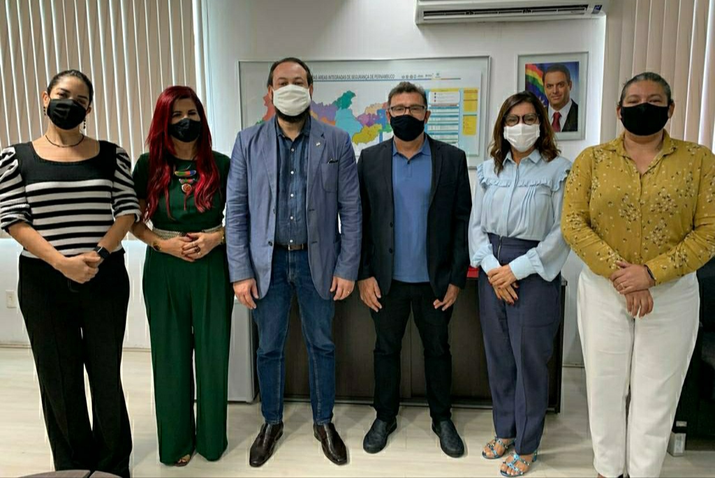 Gleide articula nova Delegacia da Mulher para o Sertão