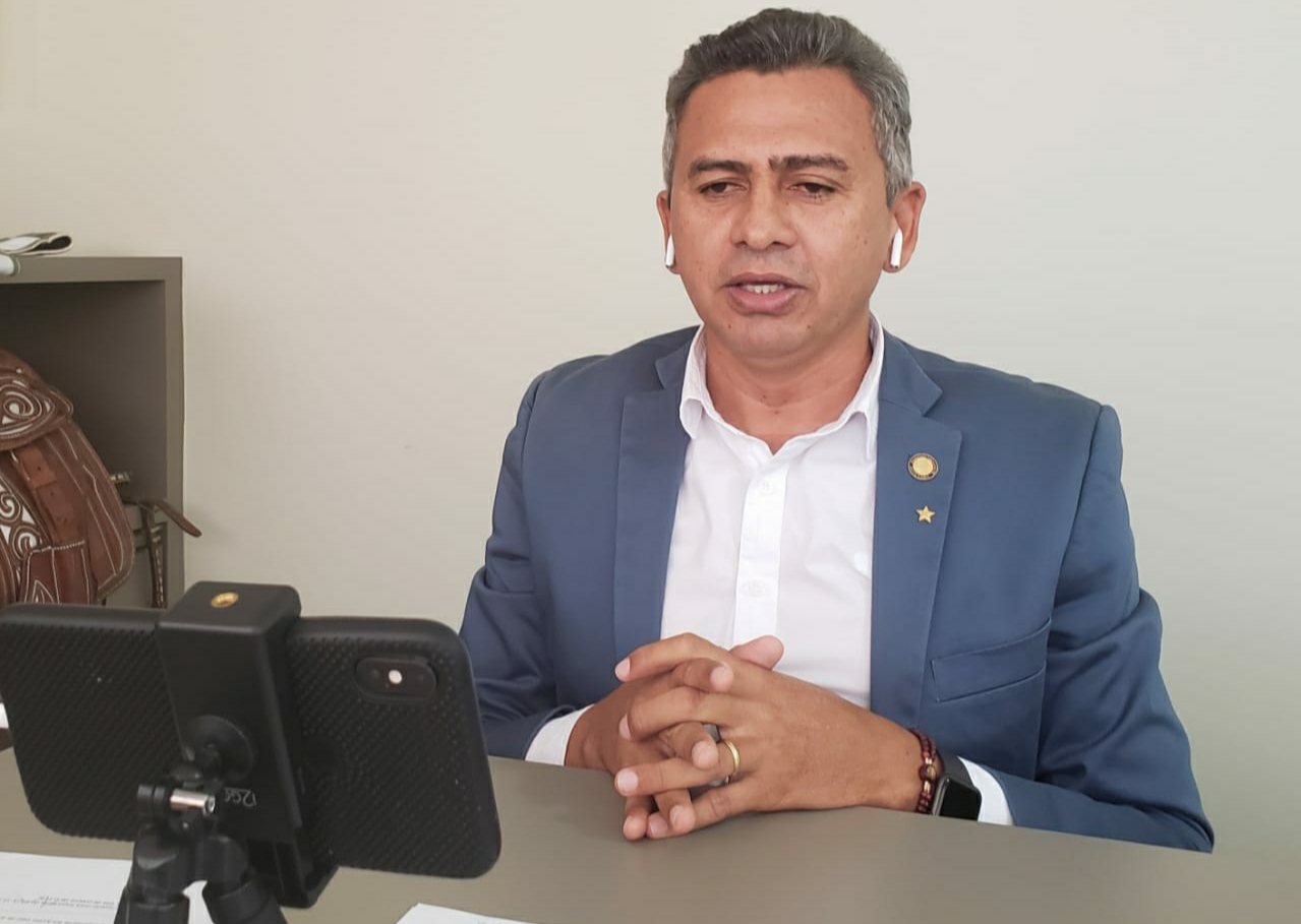 Doriel Barros realiza plenária de avaliação do mandato